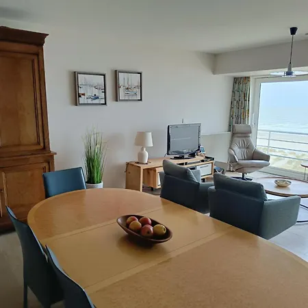 Gezellig Met Zeezicht En Garage 아파트 니우포르트