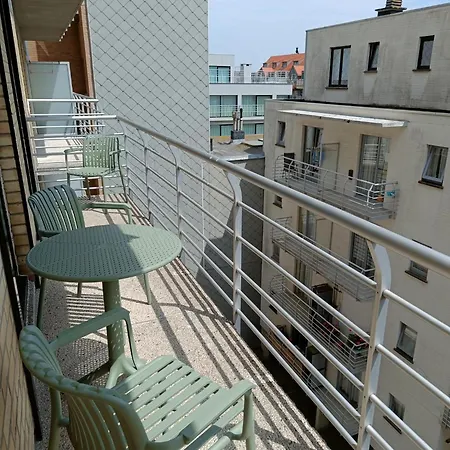 Gezellig Met Zeezicht En Garage Apartmán