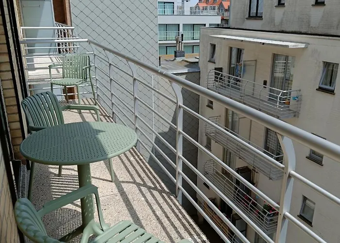 Gezellig Met Zeezicht En Garage Apartment